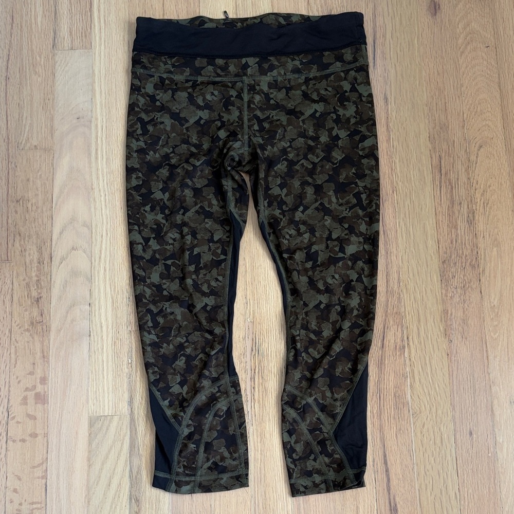 Lululemon Camo Print Cropped Leggings